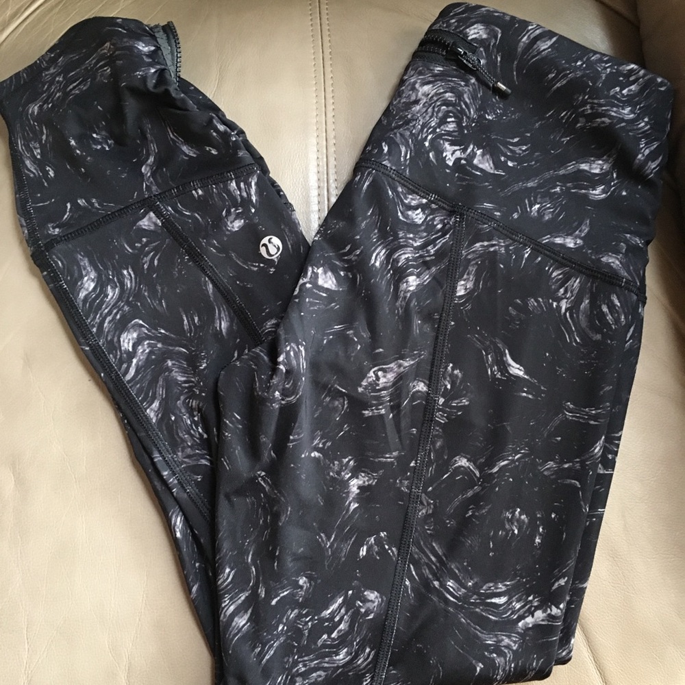 Lululemon run day crops